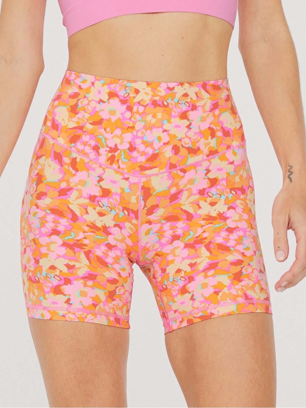 AERIE Offline Real Me Xtra Hold Up High-Rise Floral Bike Shorts 5” in Best Buds